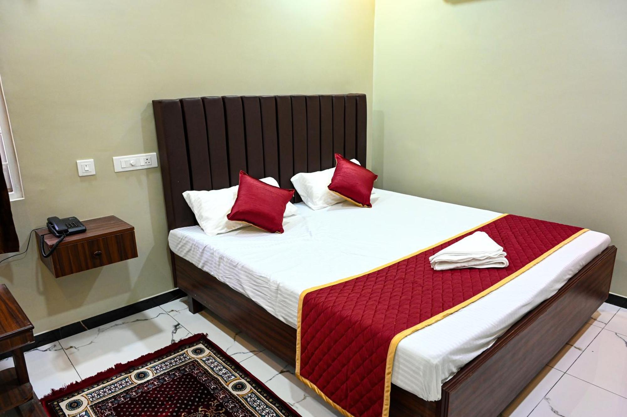 Lakshmi Residency Hotel Thiruvarur ภายนอก รูปภาพ